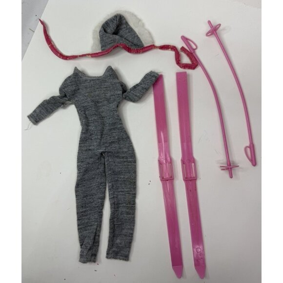 Vintage 1983 Ski Party Barbie Designer Collection #7079 Outfit Pink Skis & Poles - Picture 1 of 7